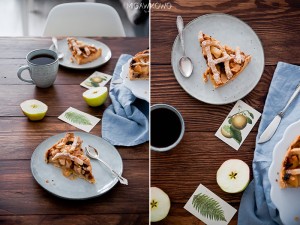 Szarlotka z jabłkami i ananasem na stole z litego drewna