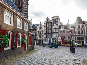 Amsterdam cegła kolorowe kamienice